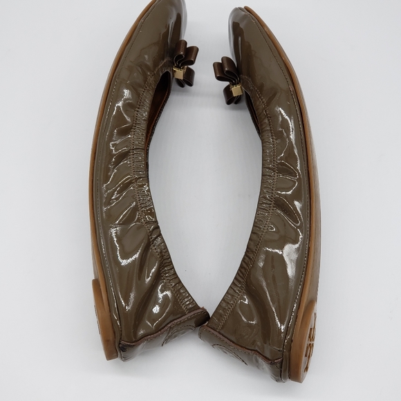 Tory Burch Eddie Bow Patent Leather Flats Olive Green Womens 8 - Picture 9 of 16